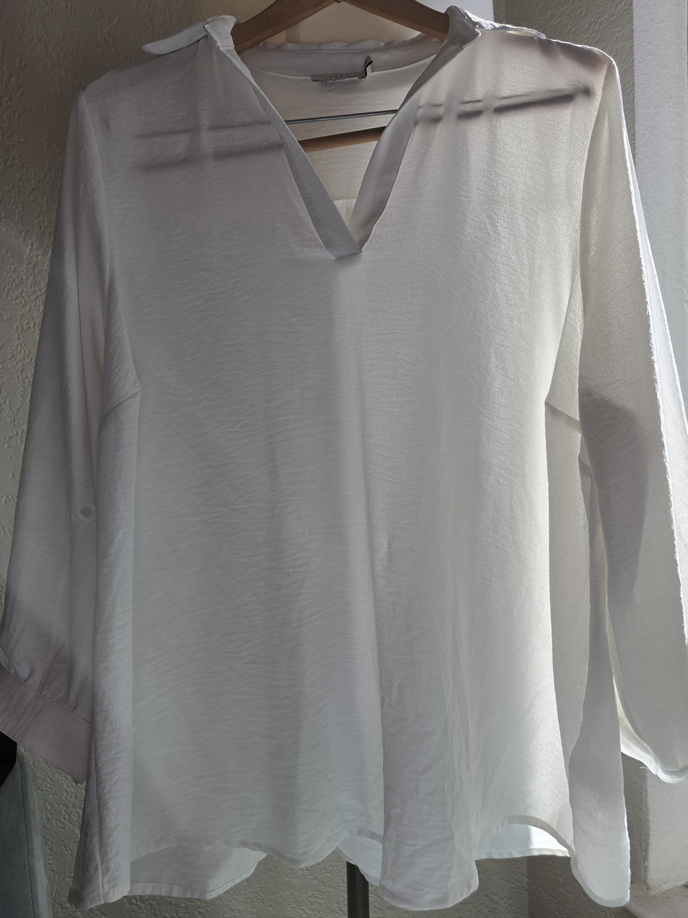 Lush Off-White V-Neck Split-Collar Roll-Tab Sleeve Blouse Tunic Size 1X